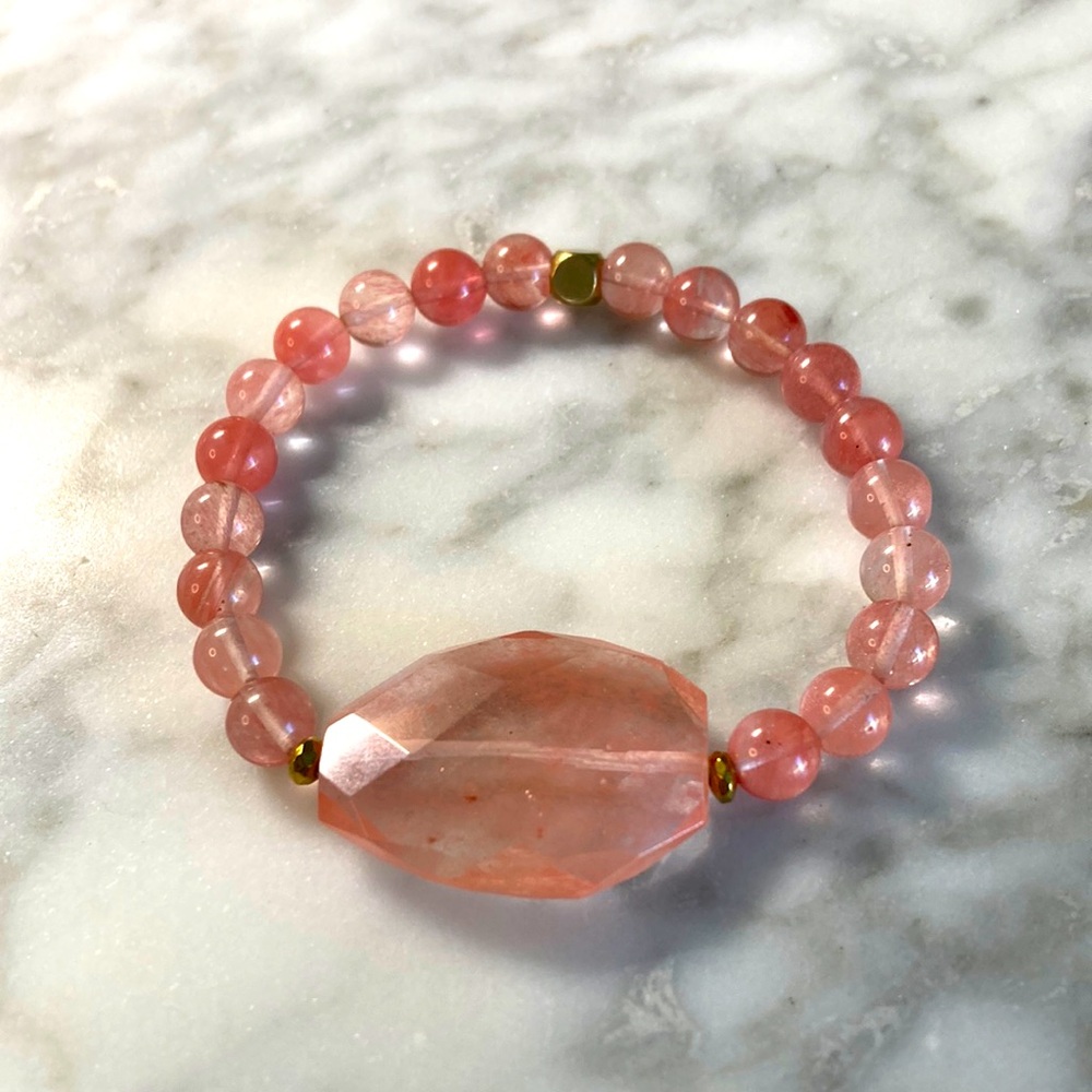Cherry 🍒 quartz bracelet